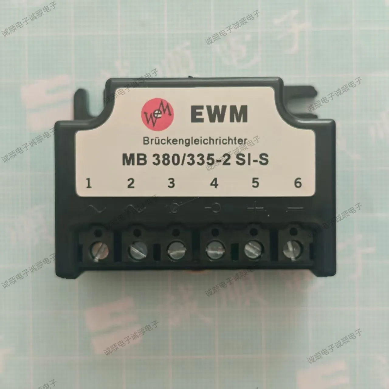 

Тормозной выпрямитель EWM ME380/335-2 SI-S Моторное устройство Высокоточное преобразование напряжения для различных промышленных применений