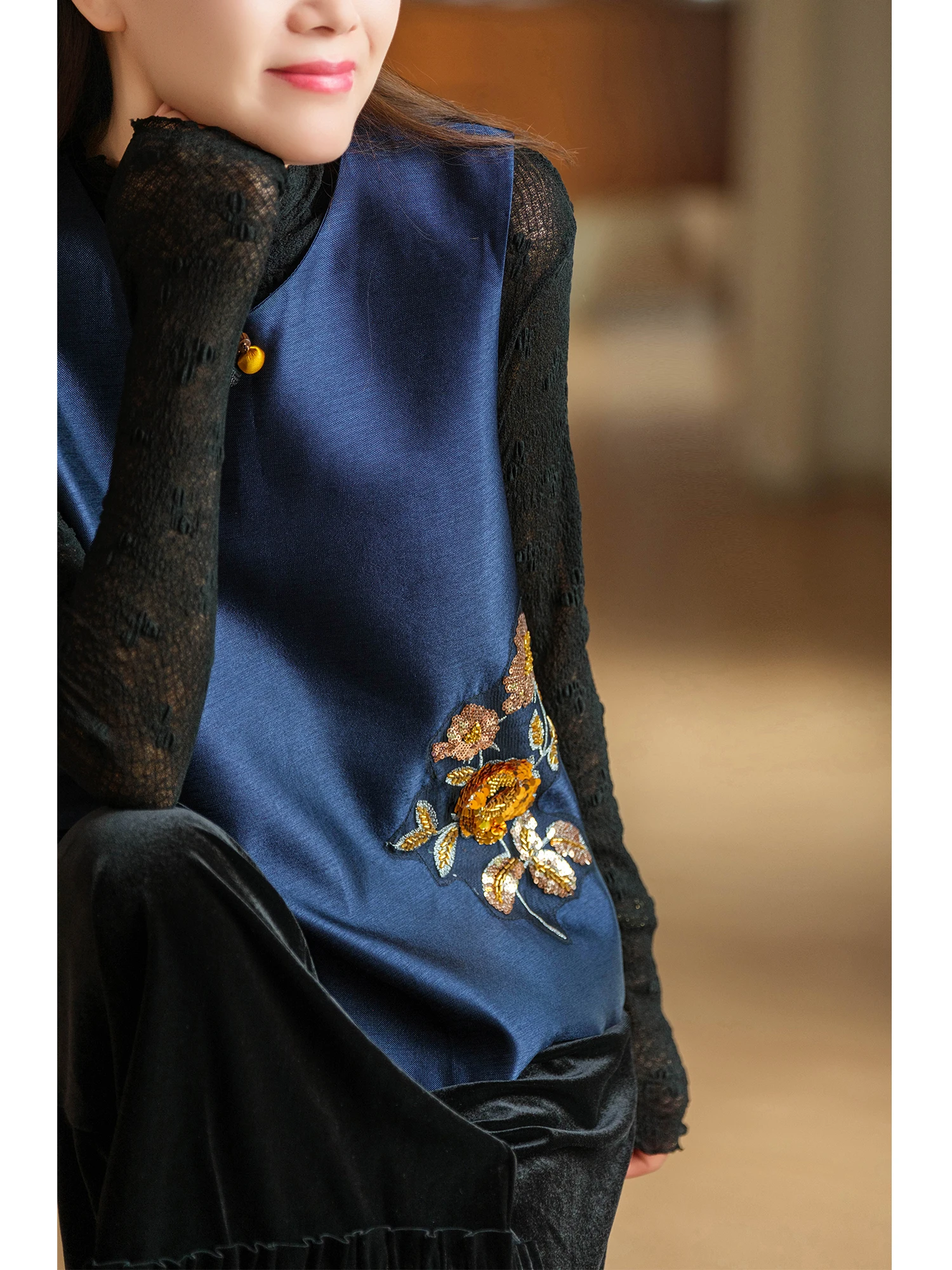 Elegant Style Silk Smooth Glossy Heavy Work Pearl Embroidery Blouse Chinese Style Vest Top Breathable Polyester Fiber