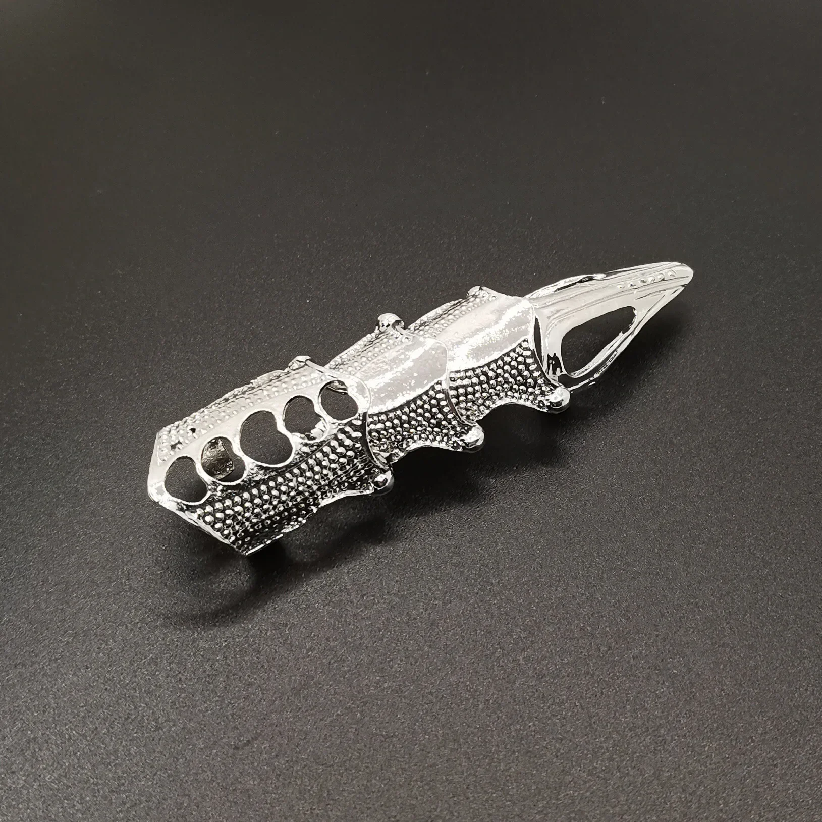 Cool Multiple Models Punk Domineering Knight Skull Armour Knuckle Finger Ring Adjustable Popular Ring Party Jewelry Men Women