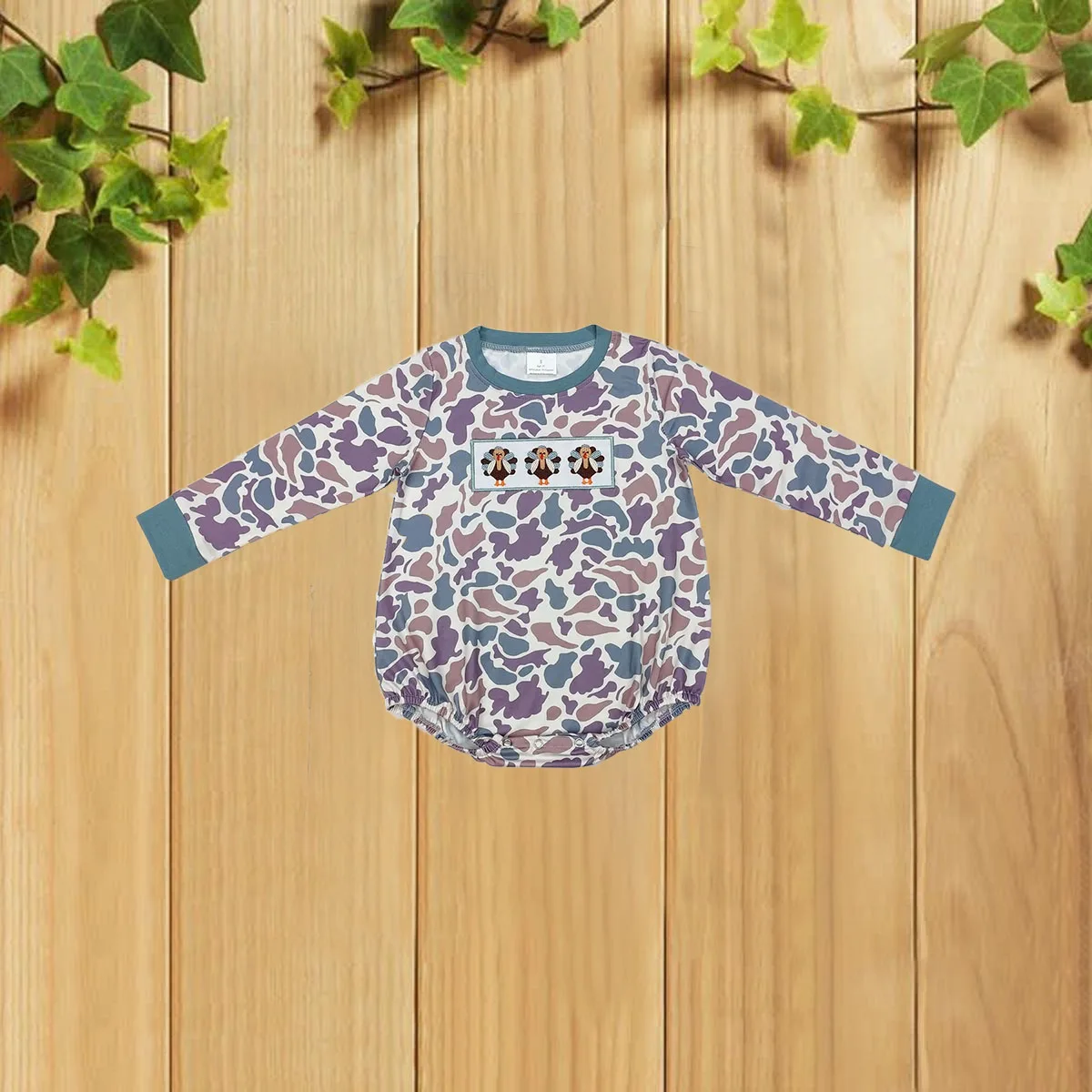 

10.16 Fashionable Embroidered Turkey Camouflage Long - Sleeve Baby Romper in Light Green