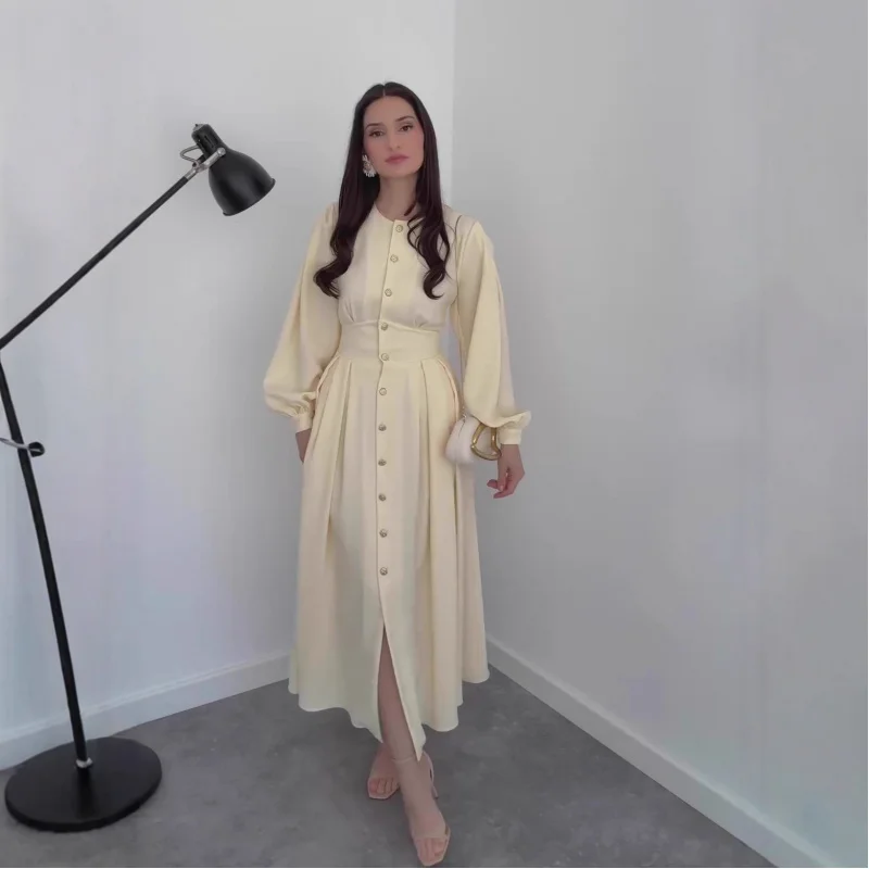 

2025Elegant Retro Long Sleeve Dress with Waist-Cinching Fashion Design for Autumn