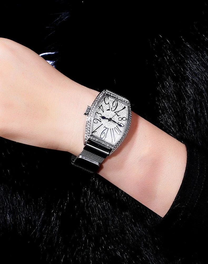 New Street Style Fashion Square Watch For Men And Women, Quartz Wristwatch Stylish Quartz Watch, Unisex, High-Quality Timepiece.
