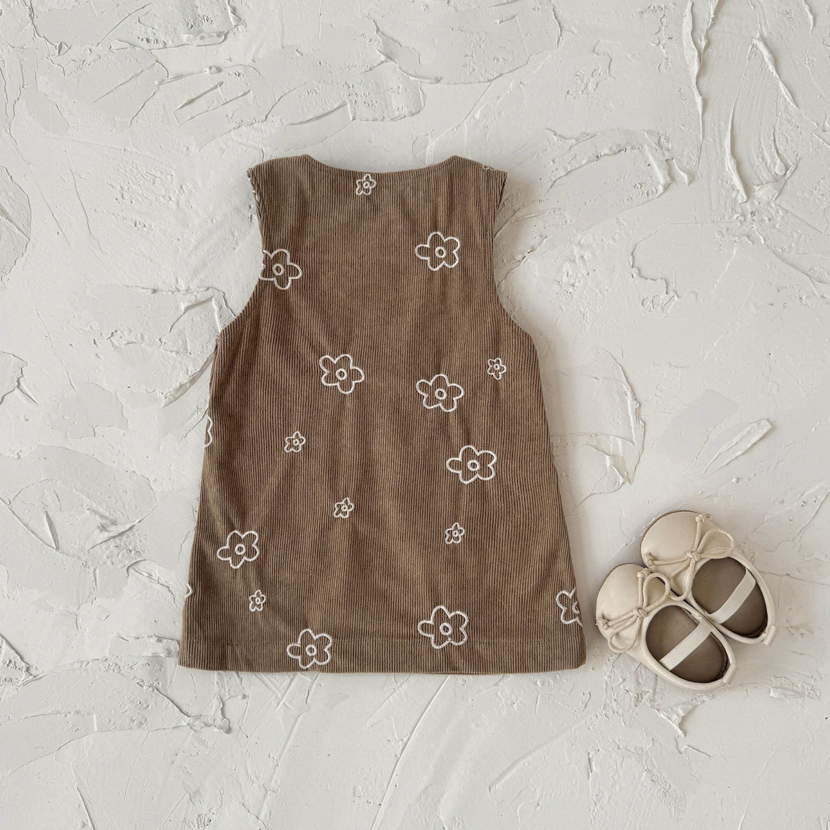 (Girls 0-3 Years Old) Spring Autumn New Girls Dress Corduroy Small Flower Embroidered Suspender Skirt Sweet Baby Girl Clothes
