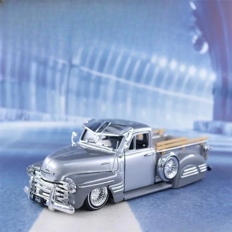 

1:24 1951 Ch Pickup High Simulation Diecast Car Metal Alloy Model Car Toys for Children Gift Collection J179