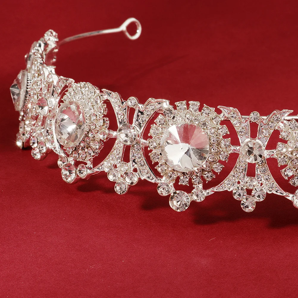 

Vintage Hollow-Out Crystal Wedding Crown Bridal Tiara Golden Hair Jewelry for Parties Engagements Bridal Crown