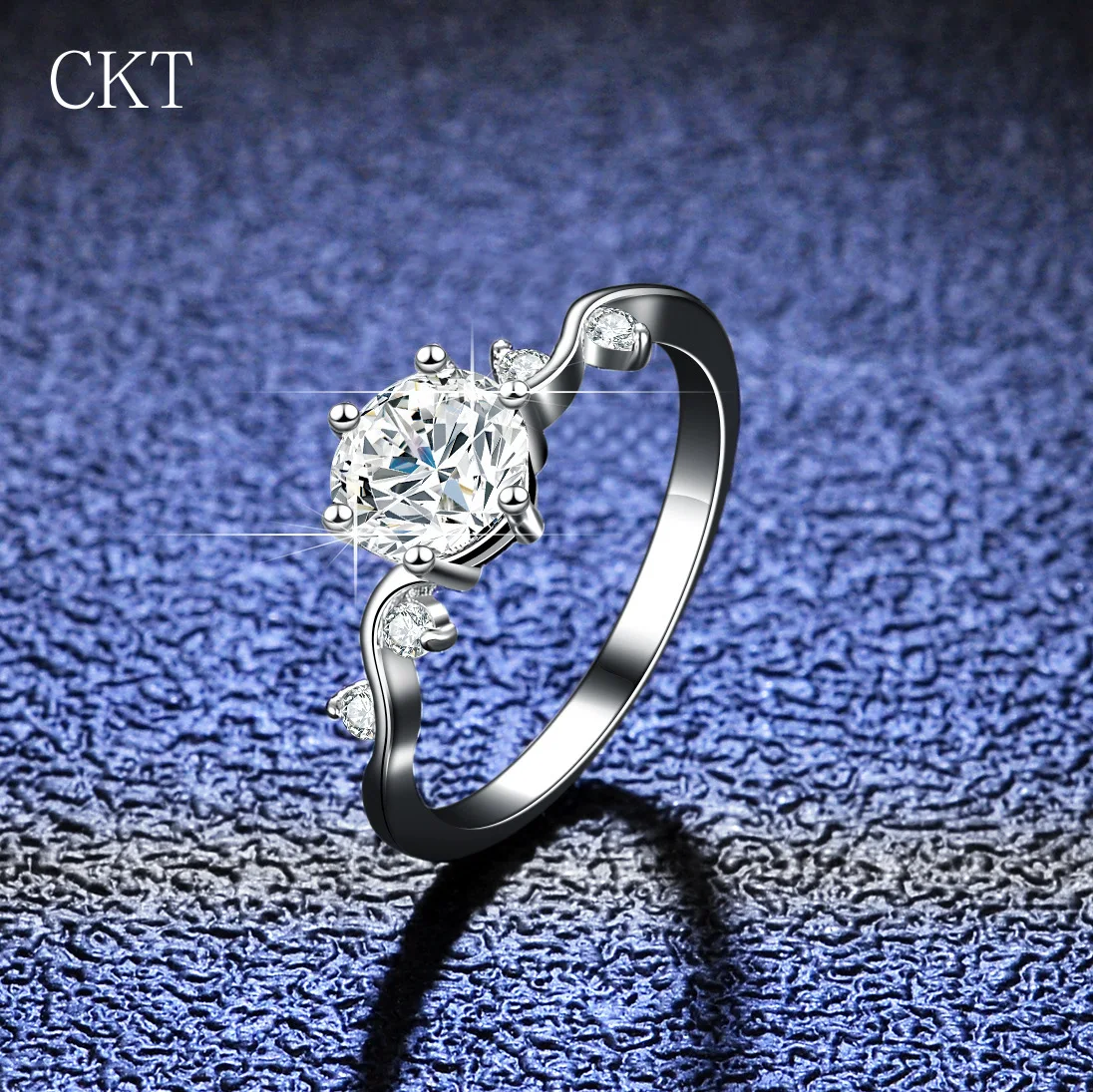 Luxury 18K White Gold Flower Bud Diamond Ring for Women Eternal Wedding Jewelry Real 1 Carat Moissanite Ring Bride Accessories