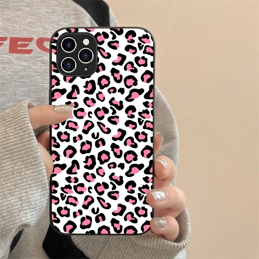 Fascinating Leopard Print Phone Case for IPhone 15 11 12 13 14 Pro Max 7 8 Plus X Xr Xs Max Se2020 12Mini Shockproof Soft Shell