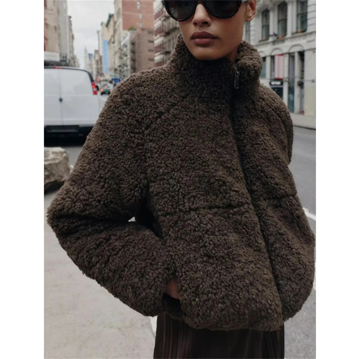 Winter New Arrival Women's Casual Fashion Warm Lamb Velvet Cotton Jacket Thickened Fleece Outerwear Slim Fit Zipper Closure