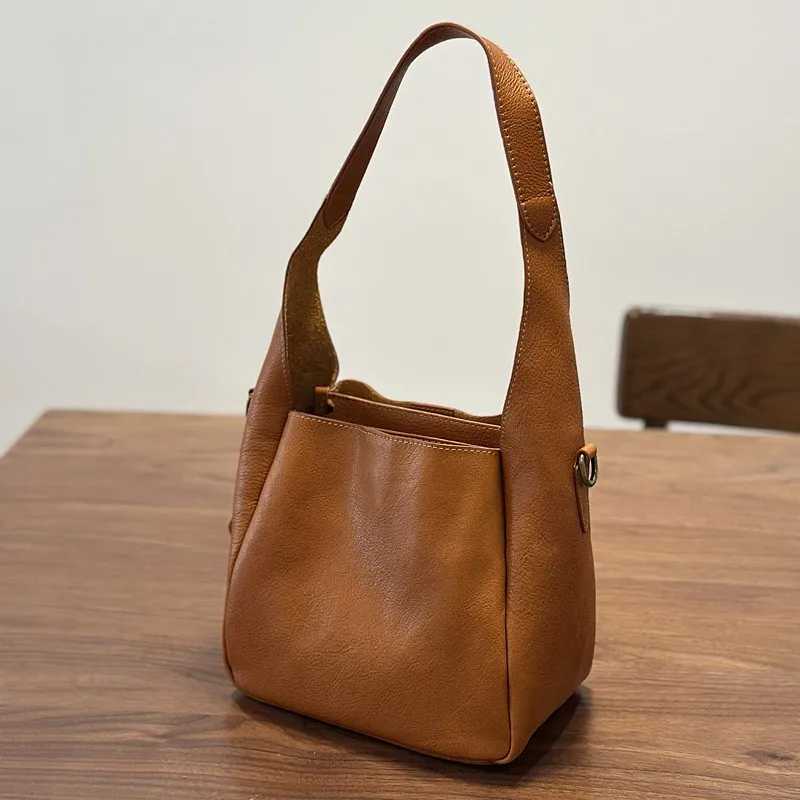 

Женская сумка Johnature из натуральной кожи в стиле ретро, новинка 2026 года, мягкая однотонная сумка из воловьей кожи, универсальная сумка на плечо