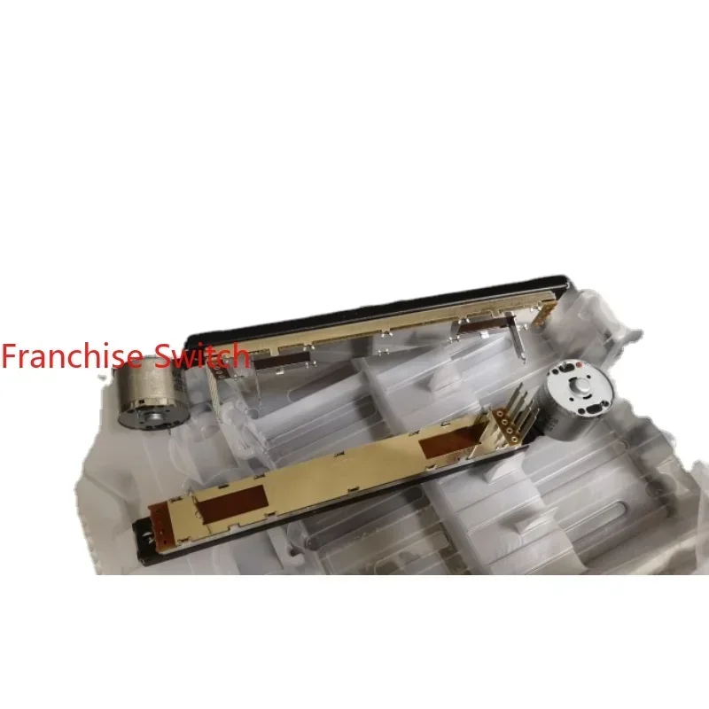Mezclador QU24, Fader Deslizante QU32, Motor GLD80, Deslizador Recto, Potenciómetro B10K de 170 mm