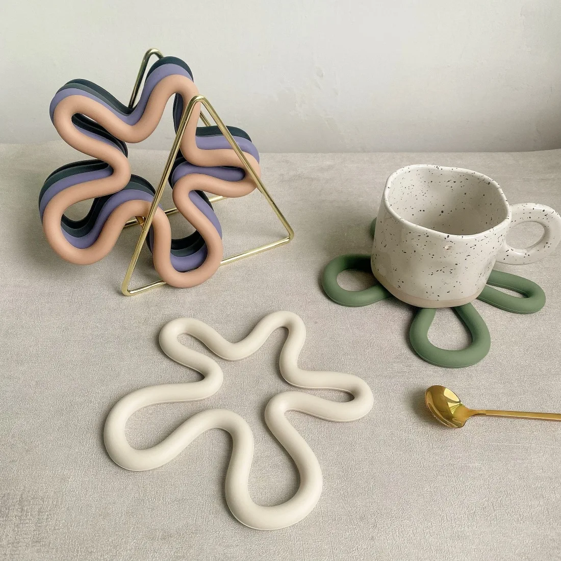 Nordic silicone coaster irregular and non deformable can be suspended geometric abstract pot mat insulated coaster