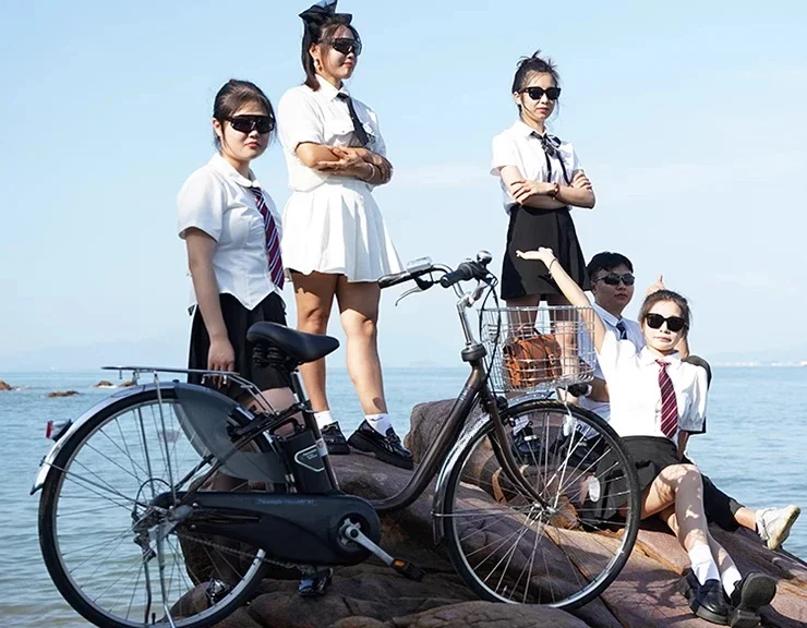 LCD-powered, unisex inner-speed urban commuter bike