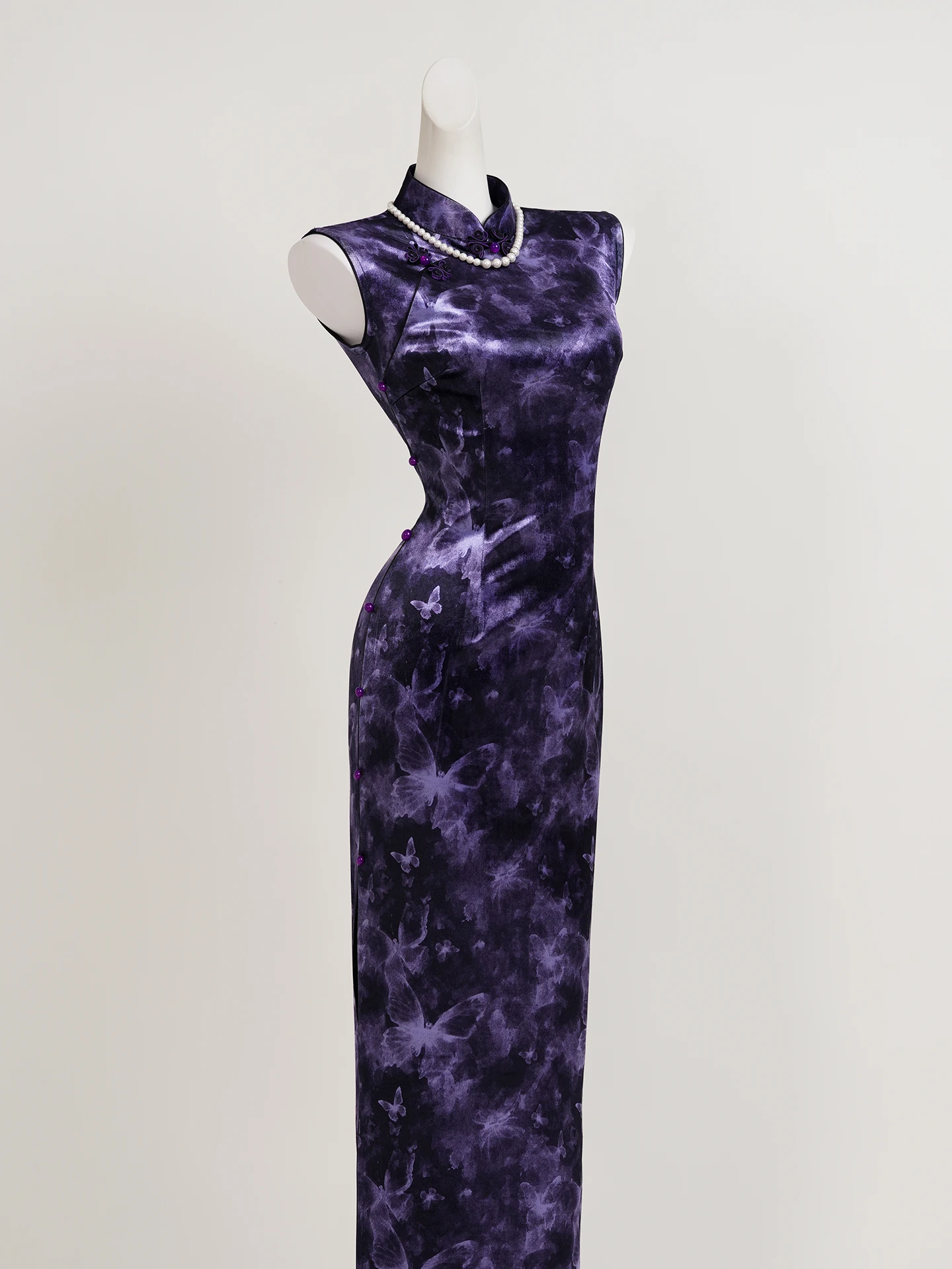 

Молодежный фиолетовый традиционный китайский костюм для похудения, удобный для повседневной носки, комфортный крой, длинный фасон.