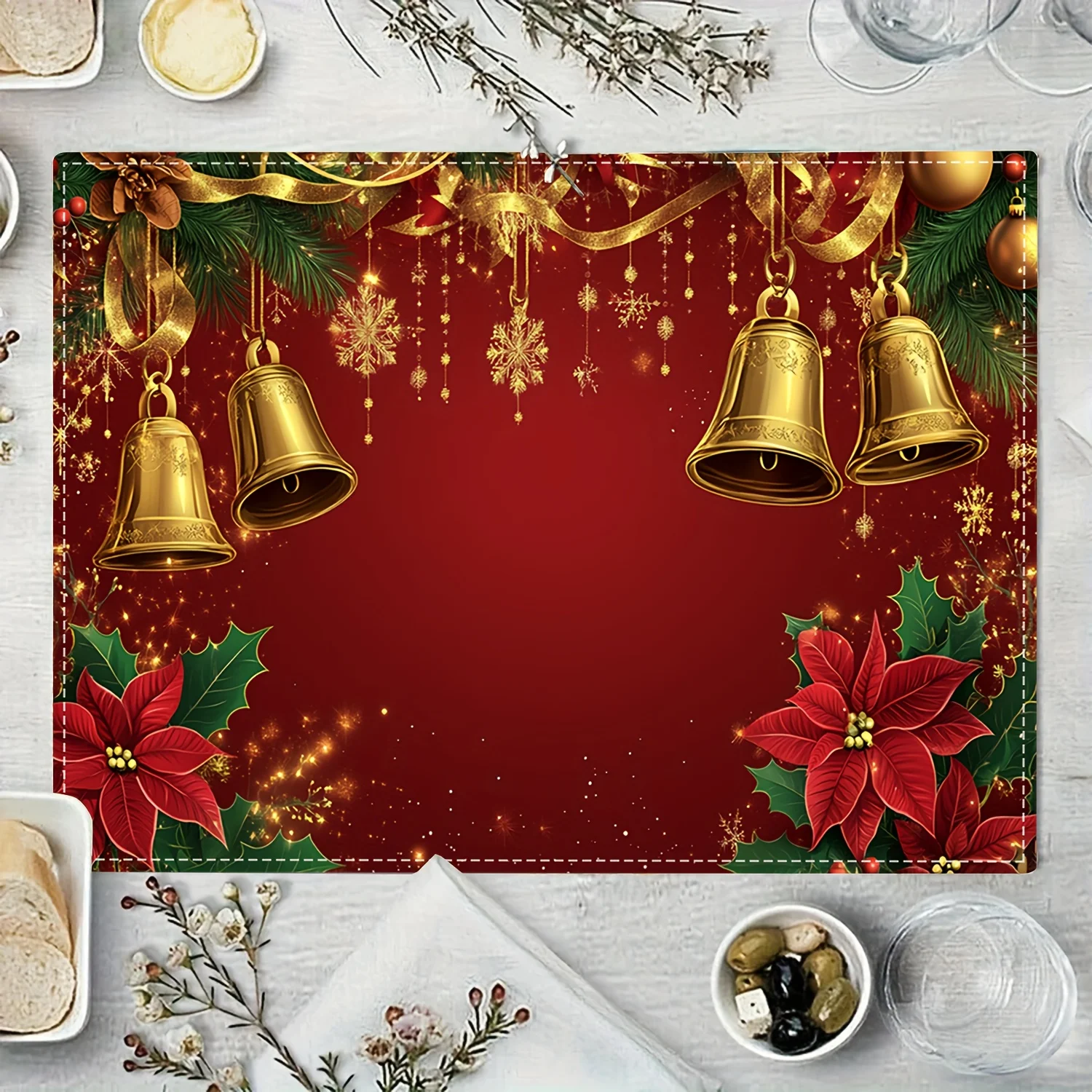 VIKAMA Weihnachts-Tischsets mit goldenen Glocken, wasserdicht, leicht zu reinigen, Tischsets mit Tannenzweigen und Schneeflockenmuster, Urlaubsdekoration