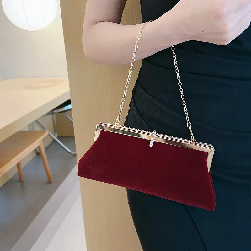 Retro Elegant Red Velvet Evening Bag For Women Fashion Temperament Small Clutches Handbag Wedding Party Chain Shoulder Bag Purse