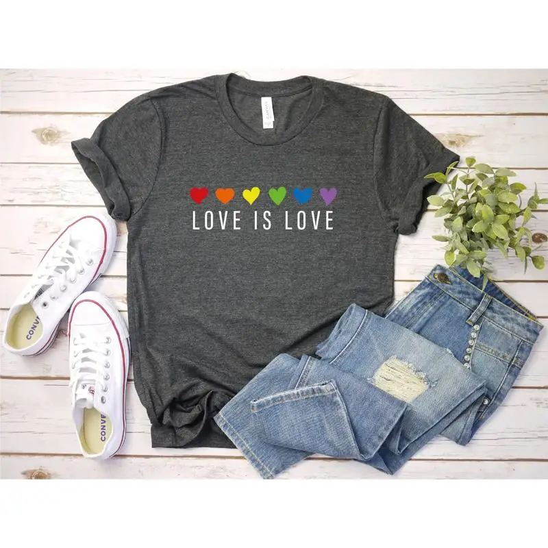 الحب هو تي شيرت LGBT Pride Equality Outfit يفوز قوس قزح