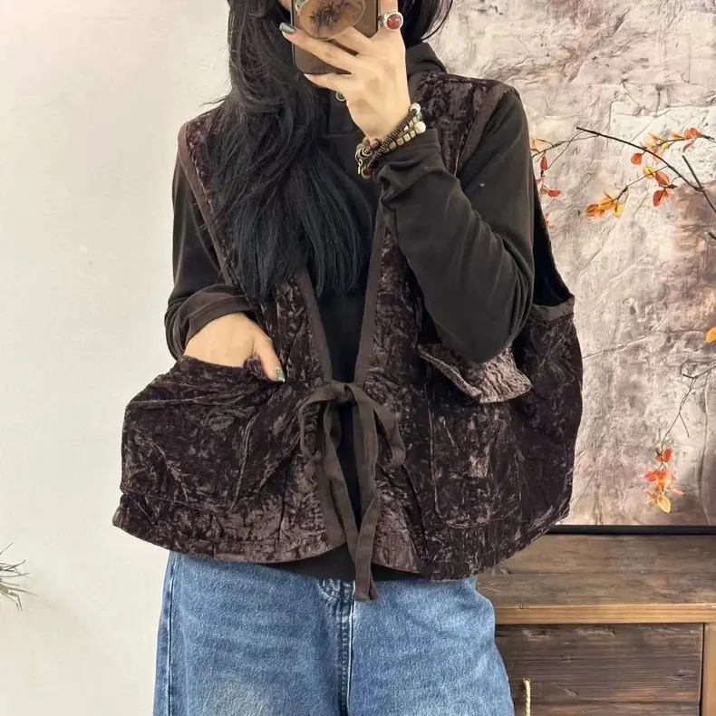 

2025 Autumn and Winter New Retro V-neck Contrasting Splicing Striped Velvet Lace Up Sleeveless Clip Cotton Vest for Women