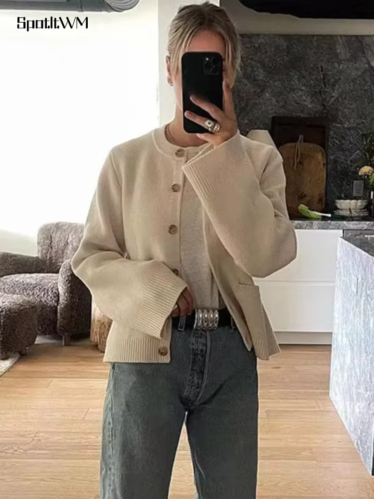 

Fashion Solid Knitted O-neck Cardigan Women Long Sleeve Single Breasted Pocket Sweater 2024 Autumn Female Commuting Streetwear