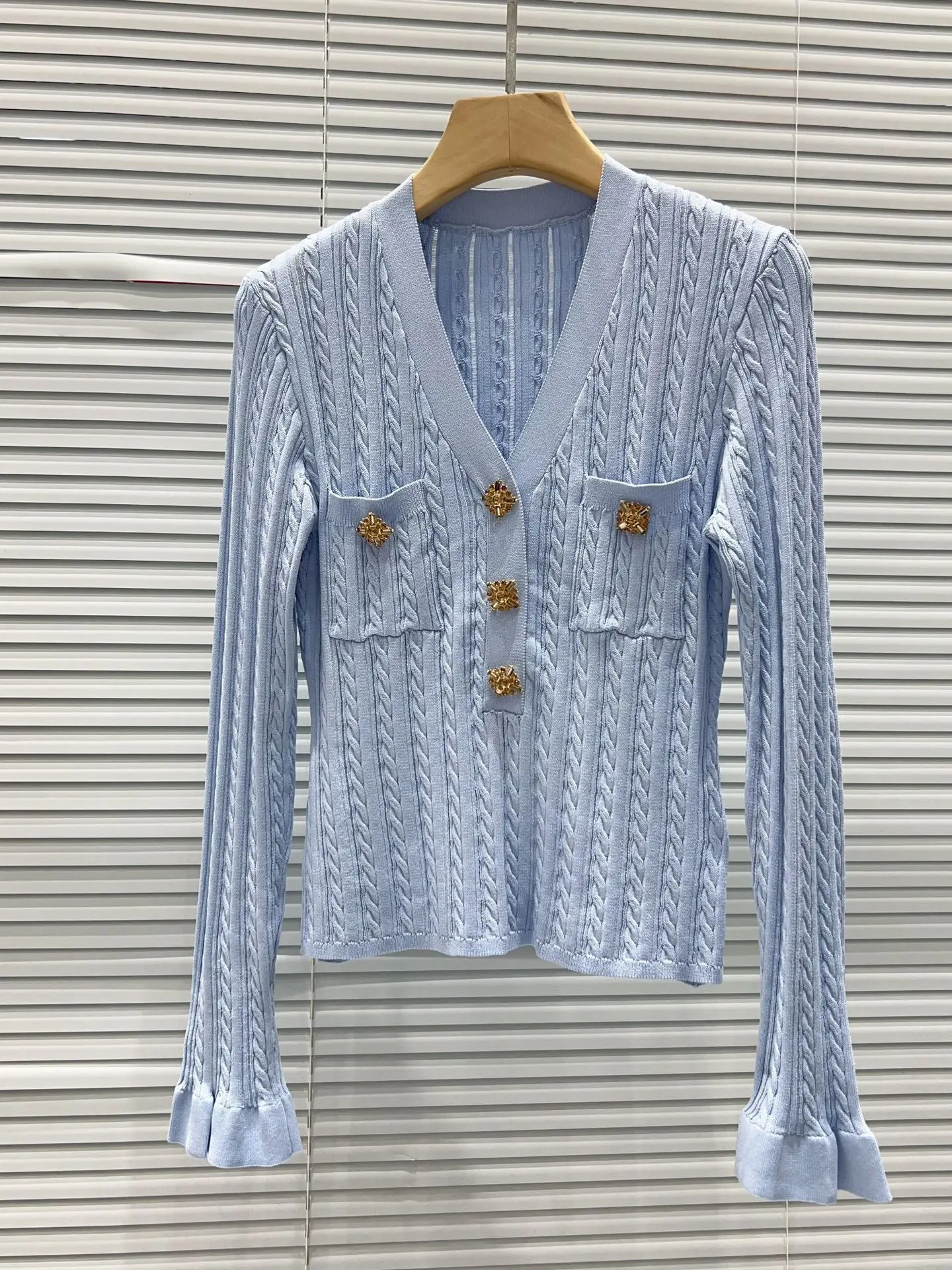

Elegant V-Neck Knitwear Women's Slim Fit Pure Color Versatile Top High-End Version European Style Fashionable Diamond Button