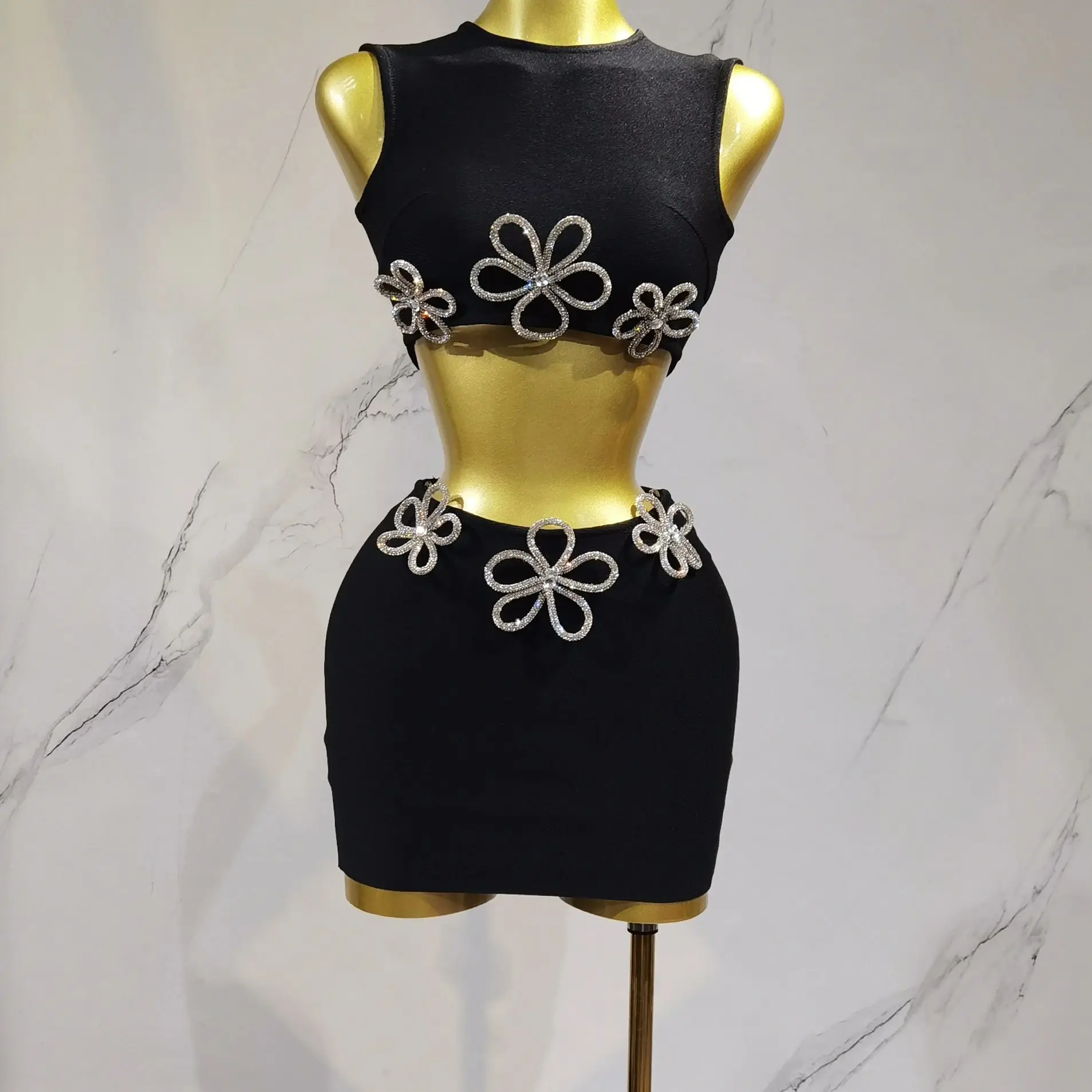 

Sexy Crytal Flower Black Mini Bandage Skirt Two Pieces Set 2025 Women Celebrity Knitted Elegant Evening Club Birthday Party Suit