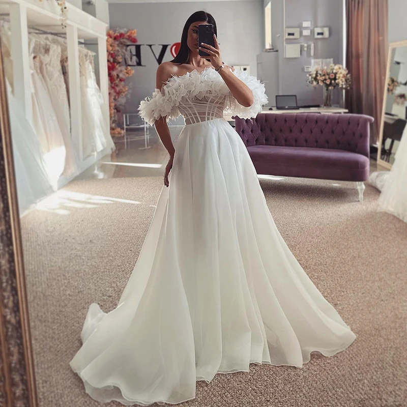 

Eightree Women A-Line Wedding Dresses Princess Off The Shoulder Tulle Bridal Dress Boho Beach Wedding Ball Prom Gowns Plus Size