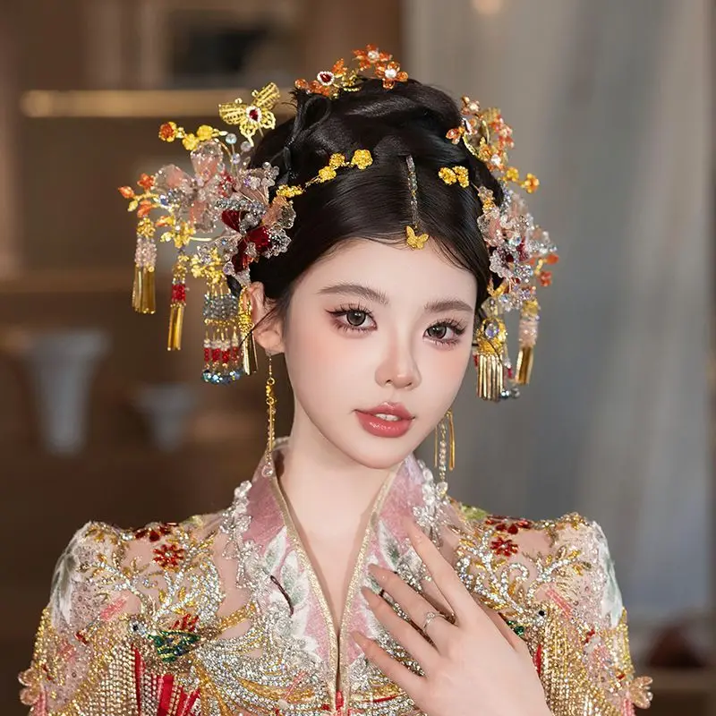 Traditional Chinese Bride Headpiece Xiuhe with Forehead Pendant Chain Butterfly Tassel Costume Wedding Accessory