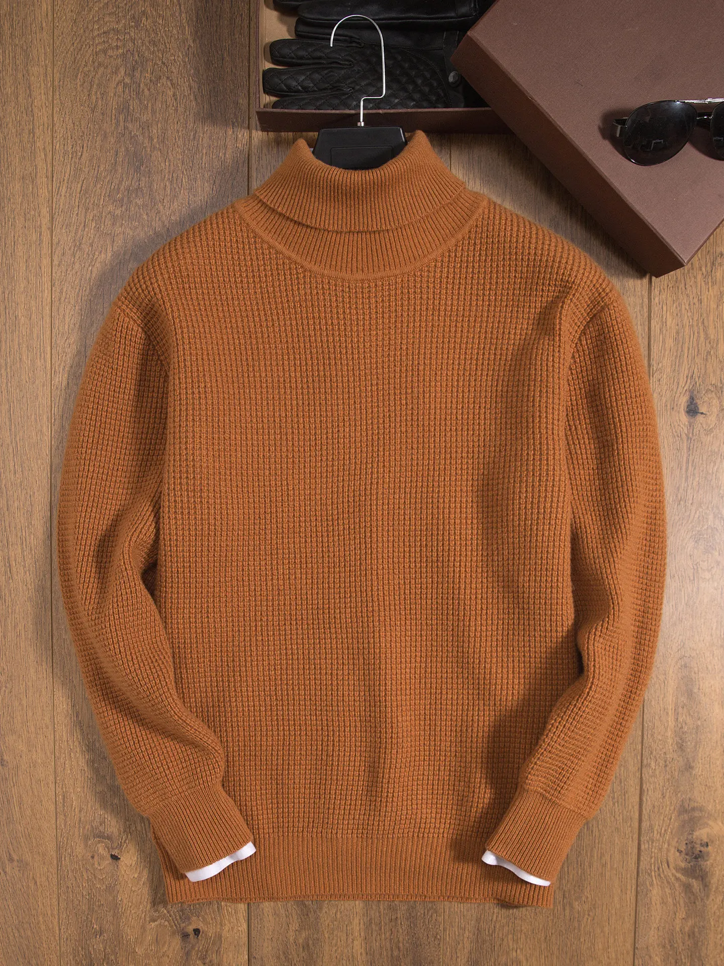 

Winter can turn high-necked cashmere sweater men's 100% pure cashmere men's solid color padded sweater with needle.