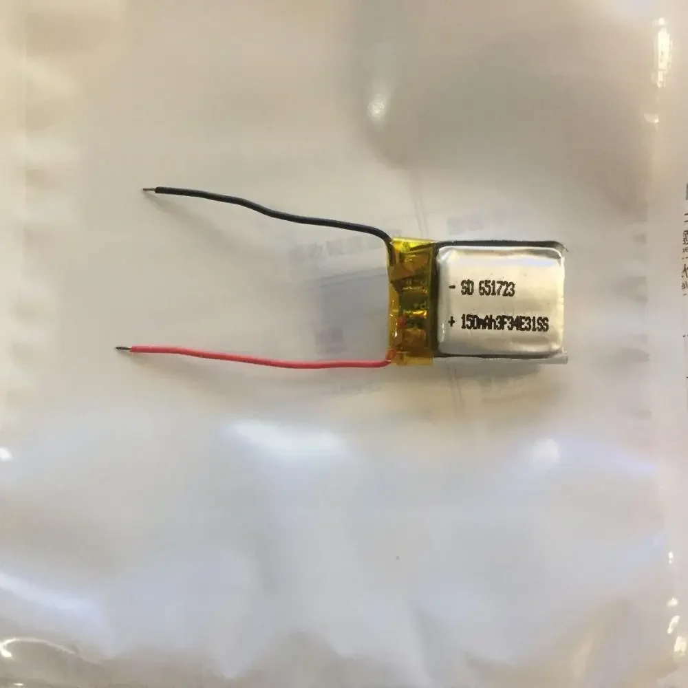 Novo 651723 Pequeno homem amarelo aeronave de indução bateria de lítio 3.7v helicóptero de controle remoto bola suspensa molho voador