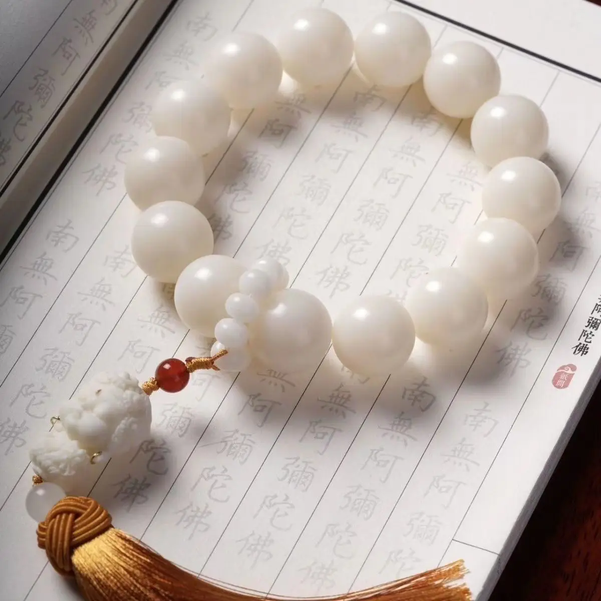 Natural White Jade Bodhi Hand-held 2.0cm Chanting Buddha Beads WenPlay Good Lucky Men and Women Prayer HandString With Charms