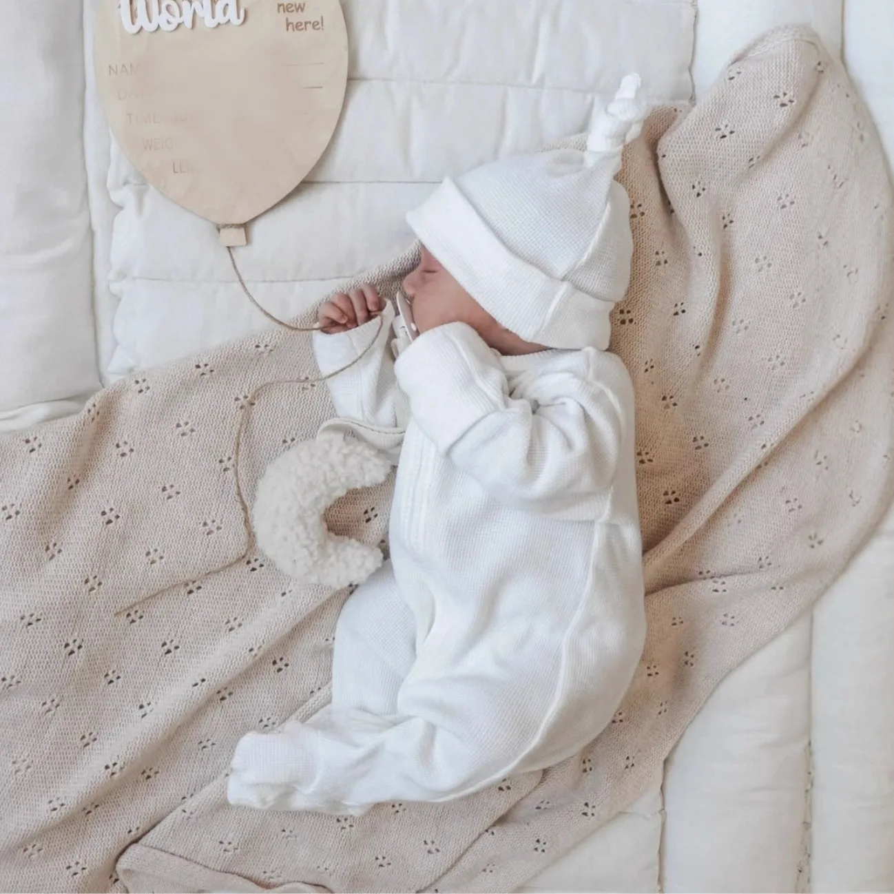 

2025 Winter New Baby Long Sleeve Casual Jumpsuit Solid Newborn Romper + Hat 2pcs Set Cute Boy Girl Infant Waffle Clothes