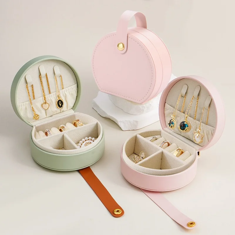 1 piece of semi-circular portable multifunctional jewelry box, mini earring necklace ring storage box, suitable for ring and ear