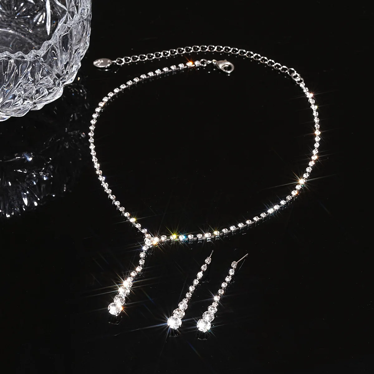 Diamond-set irregular fringed stud earrings necklace set cross-border light luxury high-end clavicle chain design niche jewelry
