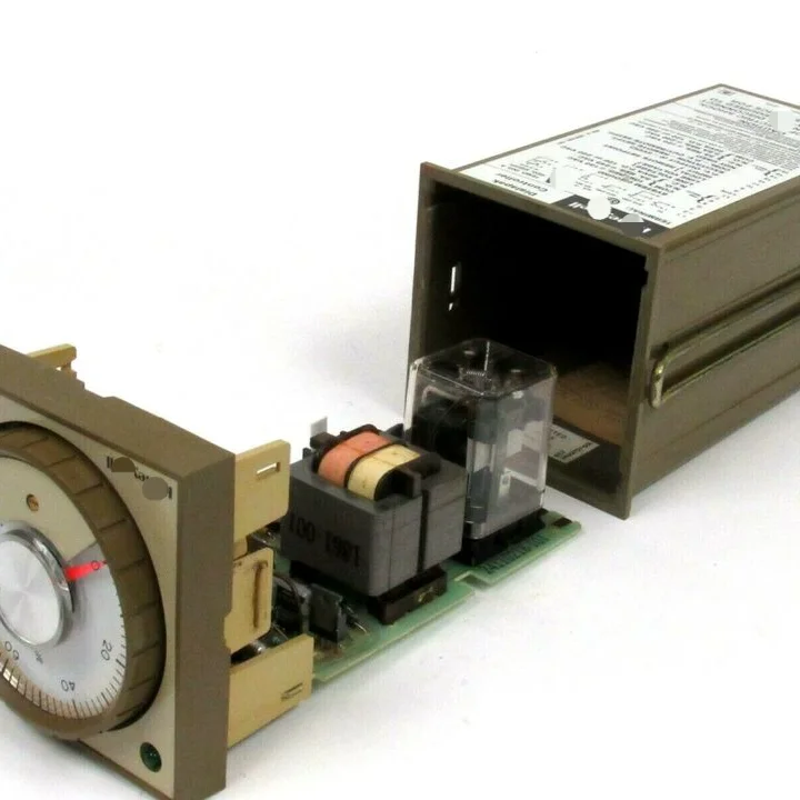 AV301AC202 PLC Controller PLC Programming