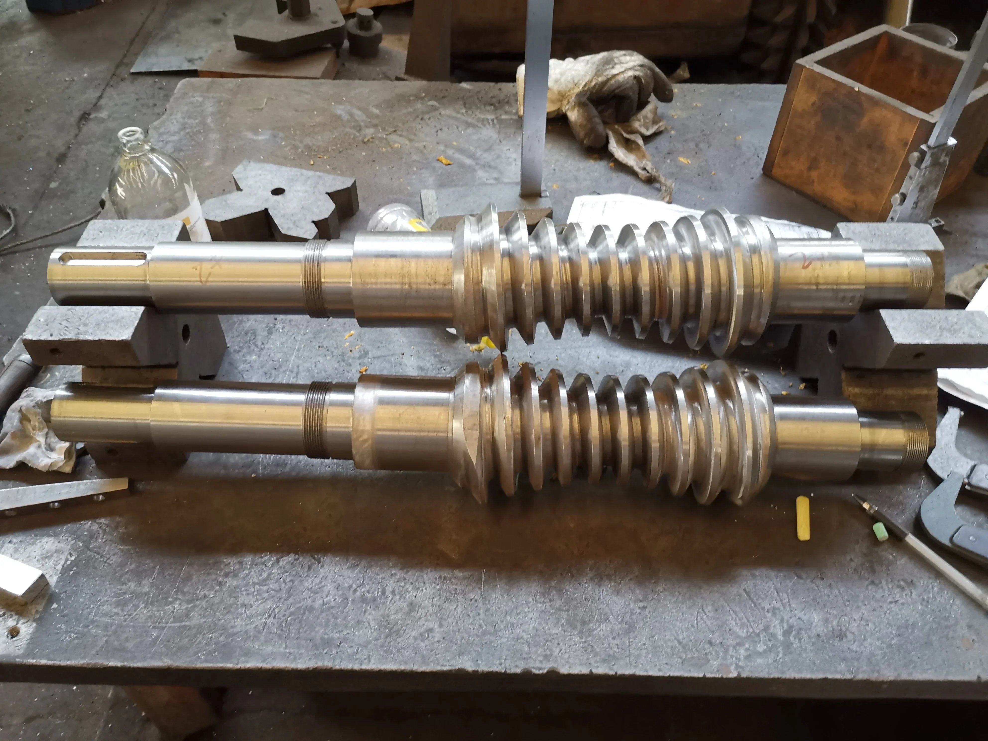 45 ترس دودة فولاذية وعمود HRC 45-55 لصندوق التروس