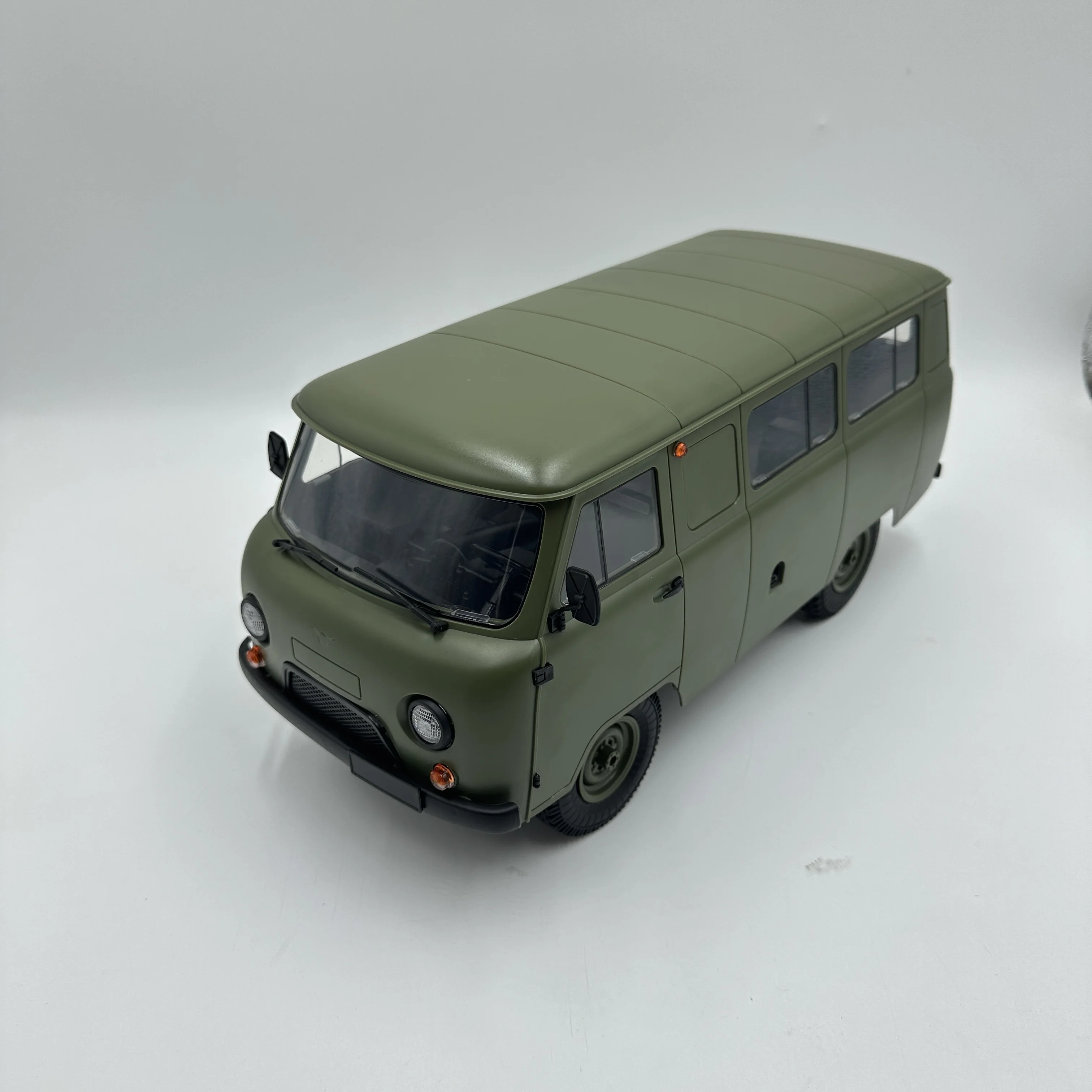 WPL YA3-452 Буханка UAZ-452 C-104 Remote Control Off Road Bread Van Small Leather Car 2.4G Full Scale 4WD Drive Truck Model Toy