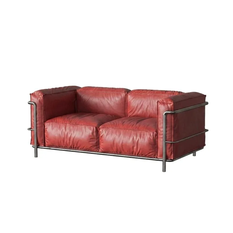 LC3 Corbusier sofa, small apartment with burgundy straight-row sofa in the living room