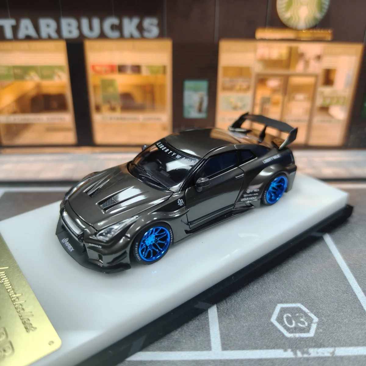 

Модель автомобиля MC 1:64 LB GTR R35 35GT-RR, спортивная гоночная модель, литая под давлением