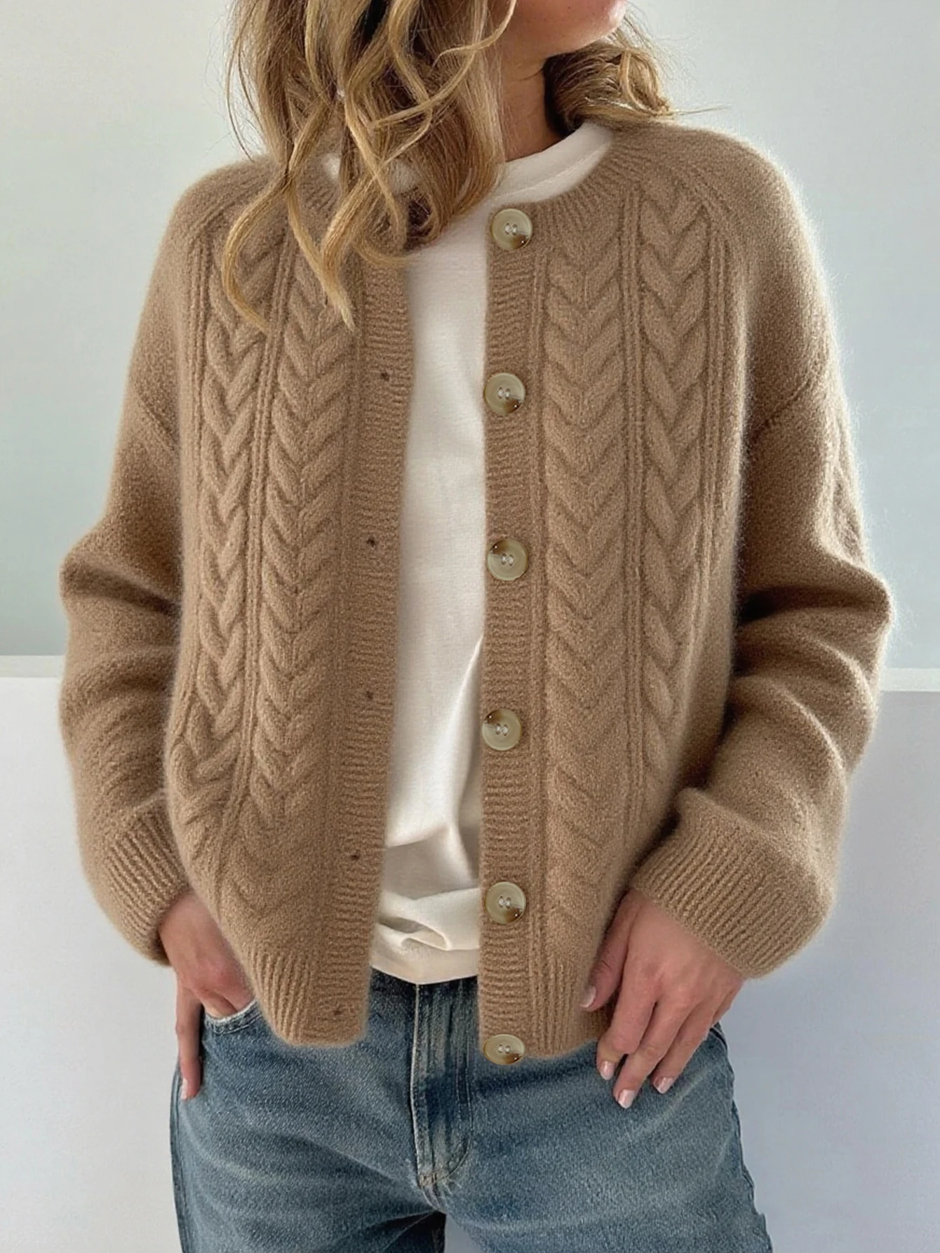 

Autumn and Winter New Niche Knit Cardigan for Women, Designed with a Lazy Style Sweater Jacket, Khaki Color, Loose Round Neck Design Cardigan, Casual and Elegant Autumn and Winter Jacket, Basic Versatile Style for Urban Commuting, Stylish and Casual Vacat
