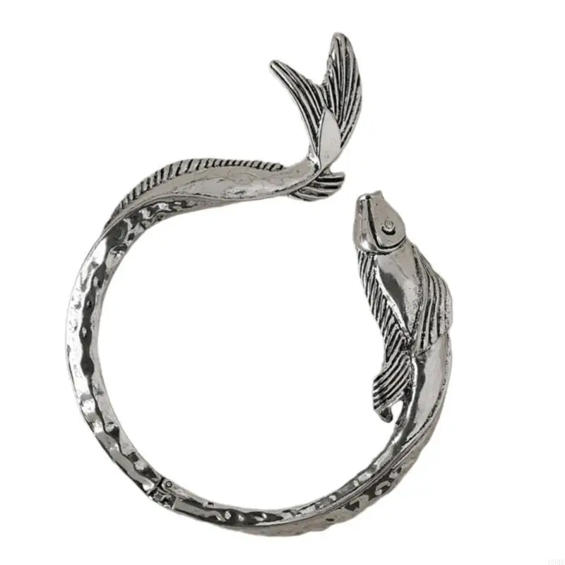 

U90E Oversized Fish Necklace Unique Fish Necklace Alloy Texture Neck Jewelry Suitable for Date and Social Gatherings Wear