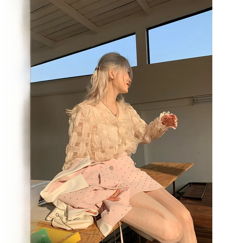 

Women's Gentle V-ne irt Hollow out Knot Design Spring Faion Sensation Double Sugar Cheese Sle Top