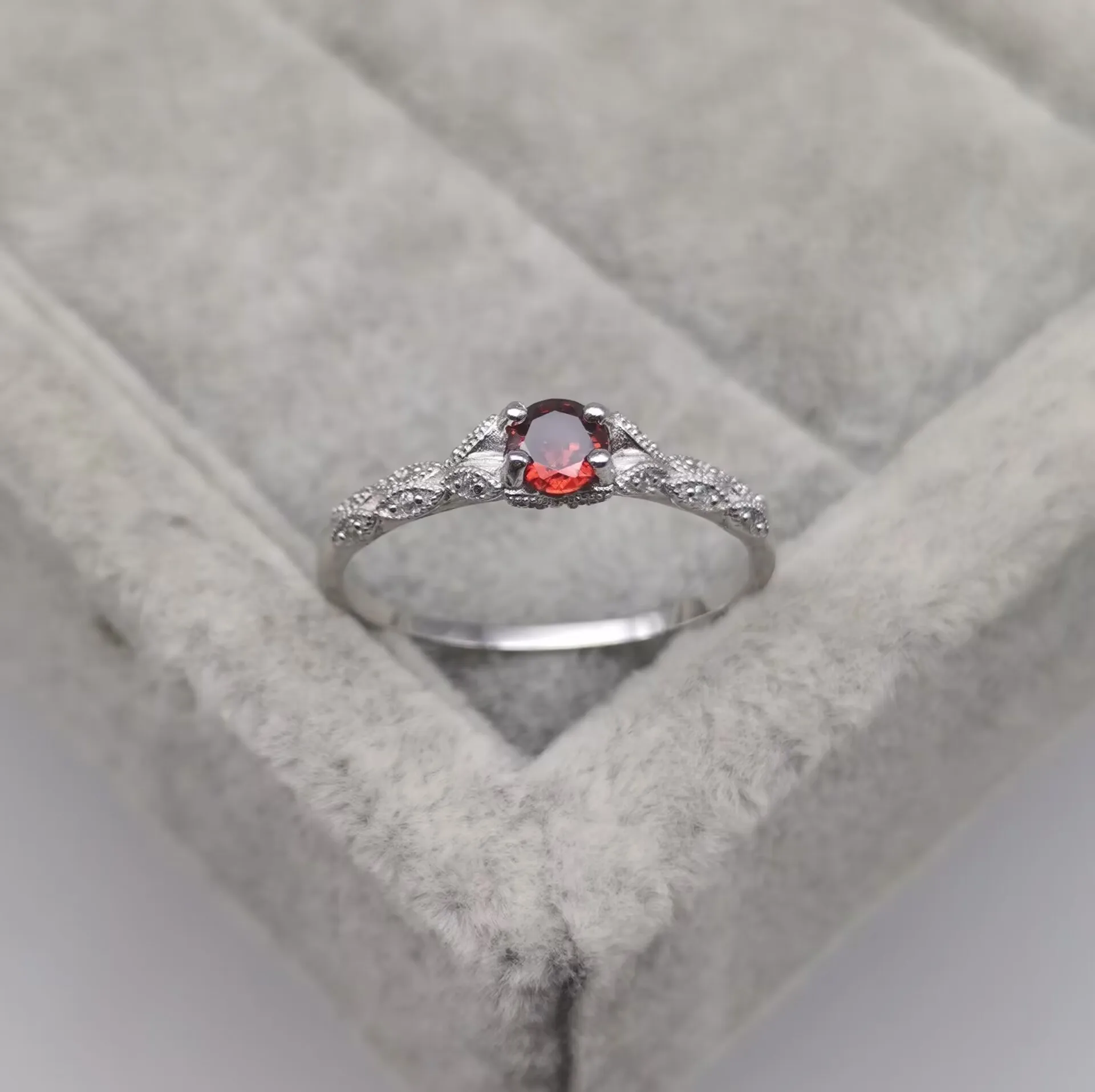 Women's Silver Color Amethyst Zirconia Ring - Light Luxury Simple Fashion Gemstone Accessory for Europe & America
