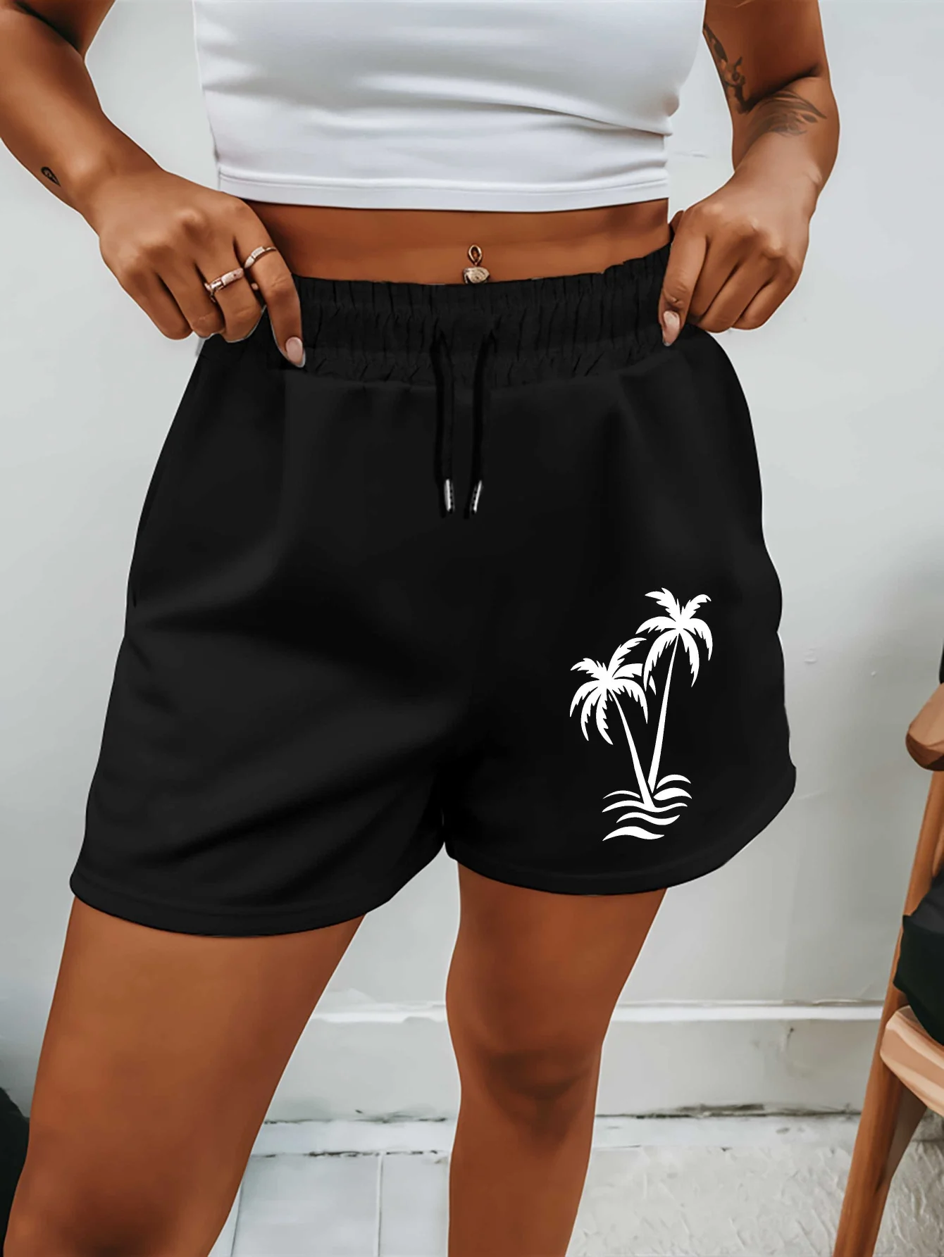 

2026 Women's Summer Casual Shorts Coconut Trees Print Loose Fit Stylish and Versatile Suitable for Gym and Lounge Wear