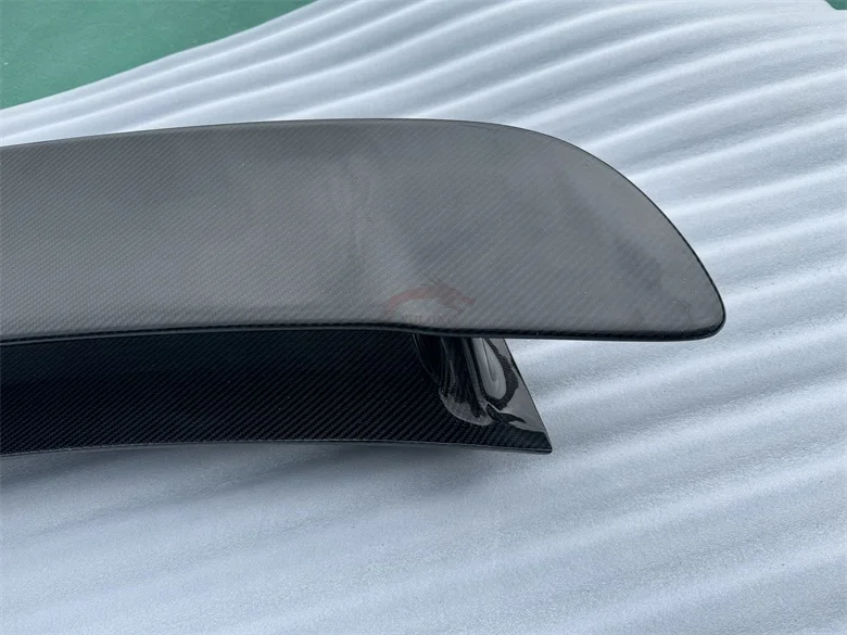 سبويلر خلفي من ألياف الكربون طراز OEM لـ GT50 GT53 GT63 GT63S ترقية مصد الحالة الجديدة