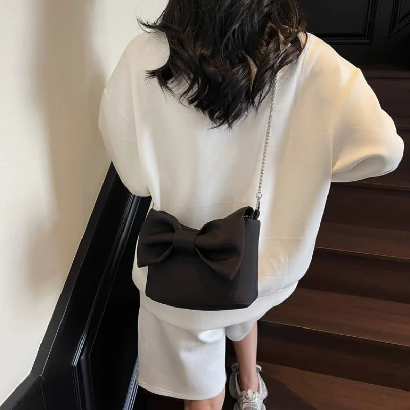 

Популярная классическая кожаная женская сумка-мессенджер, роскошная брендовая известная дизайнерская элегантная сумка через плечо, шикарная фурнитура, пригородная сумка ​