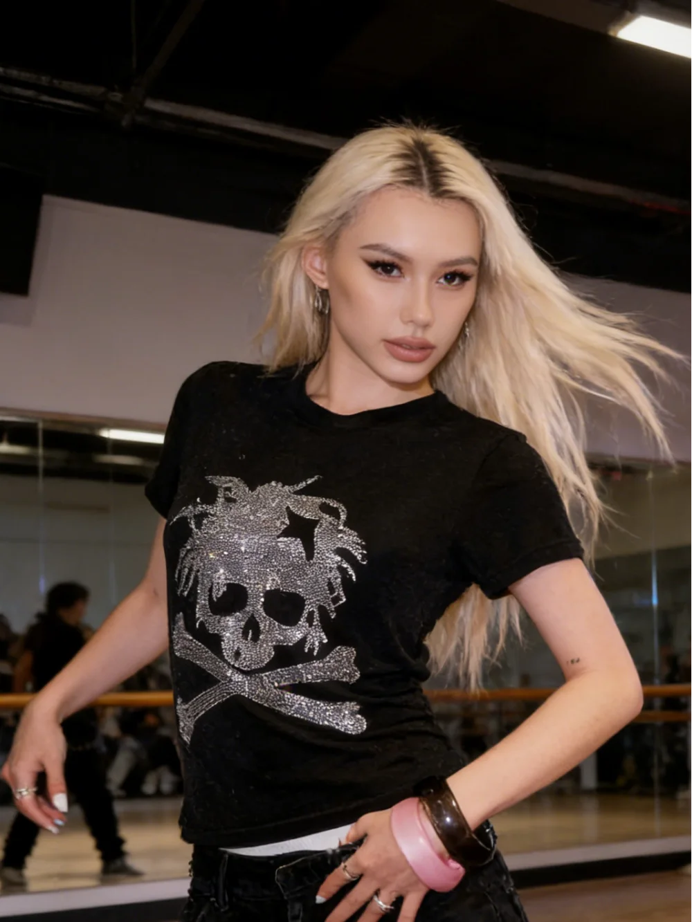 Camiseta com caveira de estamparia escura de nicho pequeno, top de manga curta casual de casal de marca da moda punk escuro Festa da moda