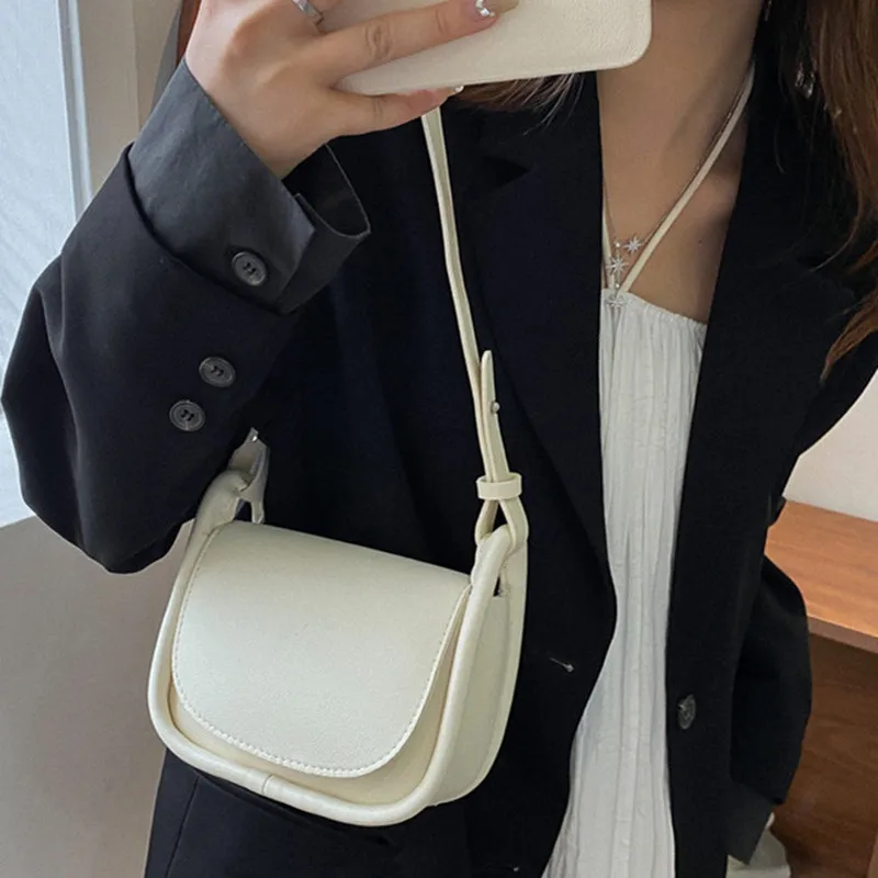 Kadın küçük Flap omuzdan askili çanta PU deri düz renk çanta moda kadın Crossbody koltukaltı çanta ücretsiz kargo