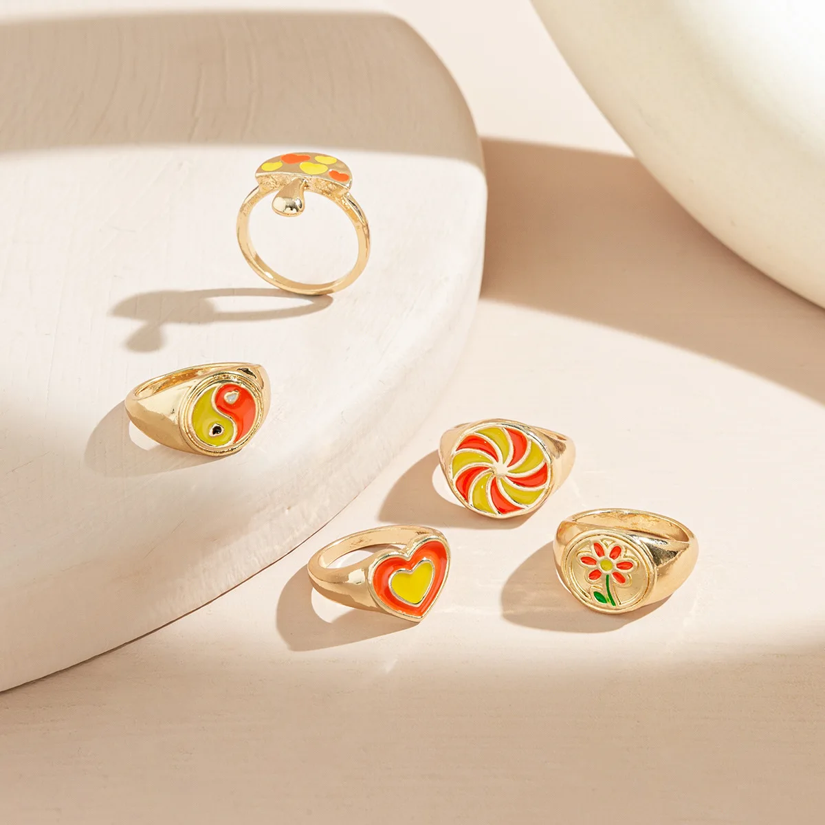 022 Cross-border foreign trade European and American hand jewelry, windmill Tai Chi love flower mushroom butterfly drip oil ring