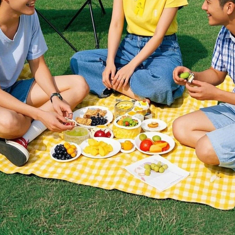 2Pcs Yellow Checkered Plastic Table Cover, Disposable Tablecloth for Birthday Wedding Picnic Festival Party Home Decoration