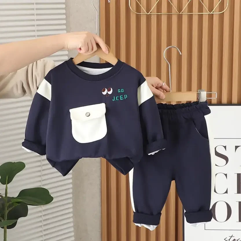 

Korean Style Children Boys Suits Spring Autumn Patchwork Pockets Pullover Sweatshirts And Pants Toddler Tracksuits Kids Clothes