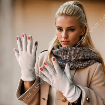 2024 Nieuwe Mode Borduurnagels Elegante Winddichte Touchscreen Handschoenen Winter Dameshandschoenen Suède Volledige Vinger Hand Warme Handschoen